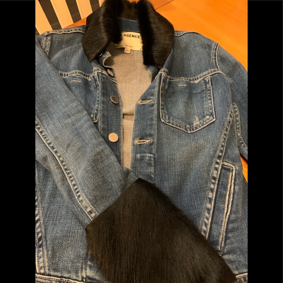L’AGENCE denim jacket trimmed w/ real rabbit fur - Picture 2 of 6